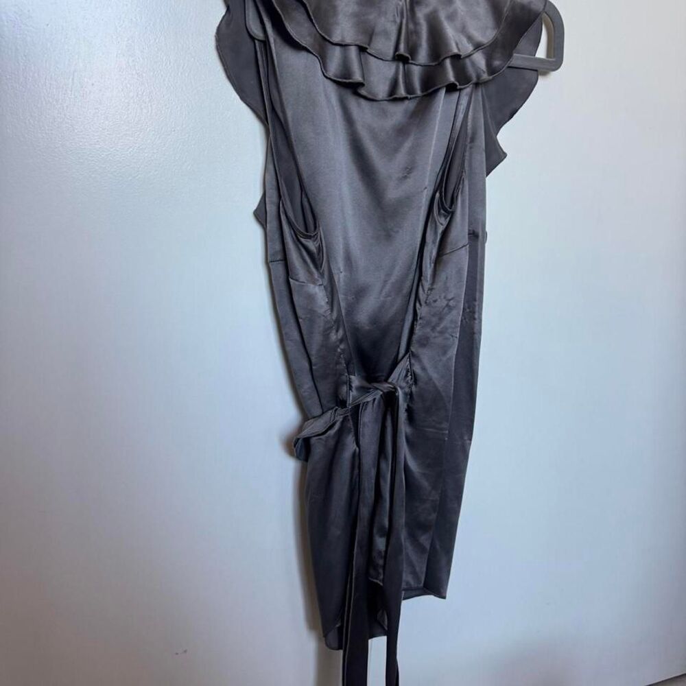 Beautiful 100% silk Saks Fifth Avenue gray ruffle top tie waist detail SZ 4/S/M